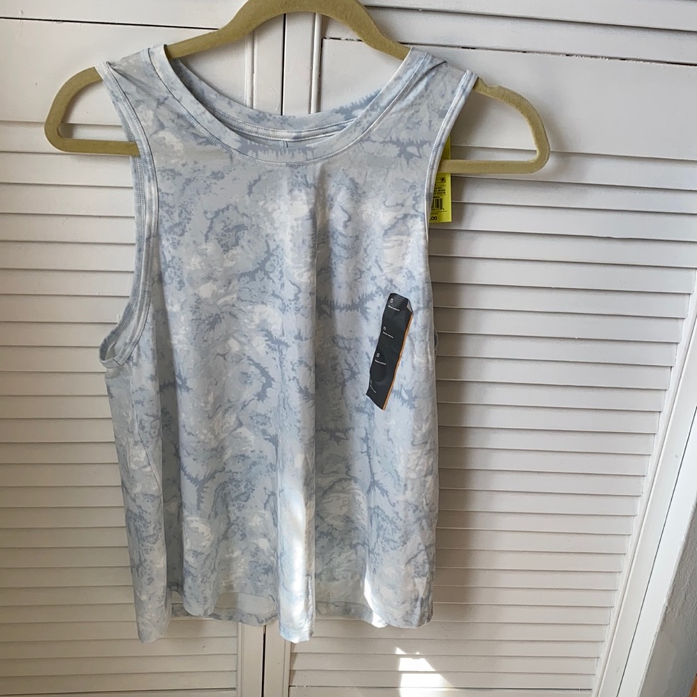 Workout top size small